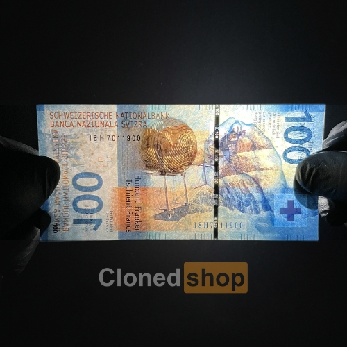 100 CHF back